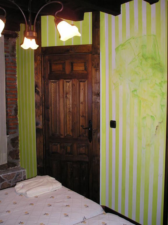 Posada Trisileja Cos Rum bild